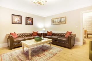 NEW! Luxurious Cottage in Durham by Stay With Us, Ideal for Large Groups & Families, Hot Tub, Sleeps 10! - 1