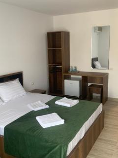 CasaBlanca &Alberto Guest House Costinesti - 4