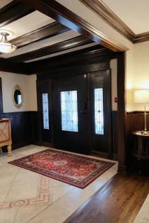 Boutique Garden Stay in Downtown Vancouver - 1