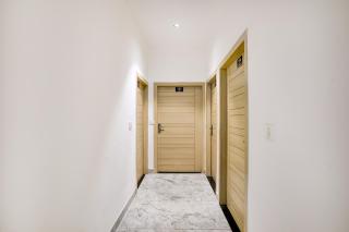 Townhouse by OYO Mohali Bus Terminal Formerly Hotel HM Crystal - 7