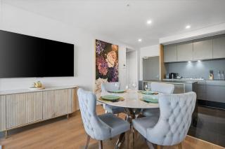 Marina Tower 28FL Waterfront Appt, With Parking, Heated Pool, Gym & Library! - 9