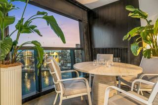 Marina Tower 28FL Waterfront Appt, With Parking, Heated Pool, Gym & Library! - 6