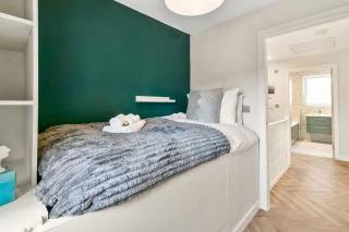 Entire Home in Renfrewshire - 9