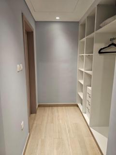 Central 2BR Apt Yas F1 Circuit - Abu Dhabi - 5