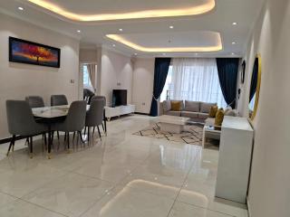 Elegant 2BR Apartment in the Heart of the City - 4