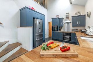 Upper Valley Barns - 4