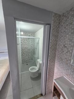 Quarto Aconchegante Completo Wi-Fi TV Microondas Cafeteira Entrada Privativa - 7