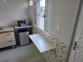 Quarto Aconchegante Completo Wi-Fi TV Microondas Cafeteira Entrada Privativa - 5