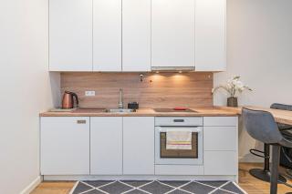 Prime City 1BD Apartment by Domvia - 6