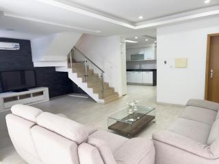 Spacious 3-bdr house close airport - LCGR - 0