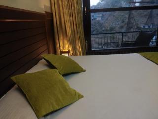8 Bedrooms Private Property I Familys I groups I Kitty Parties I Near Mall Road Kasauli I By Kasauli Residency - 7