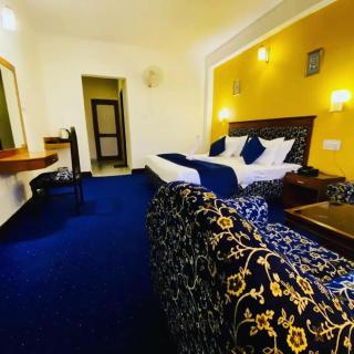 Chandra Place Hotel - 1