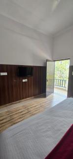 The Patharkot Cafe & Cottage - 6