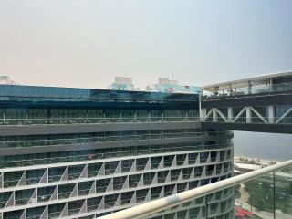 Luxury 1BR , Stunning Palm Views , Pool & Beach - 7