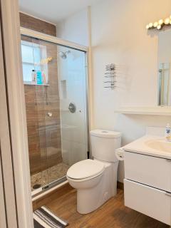 Bright and Cozy Studio Apt16 - 8