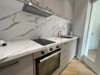 Comfort Center Studio Apartments - 5