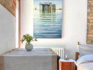 The Love Nest - Uk51593 - 1