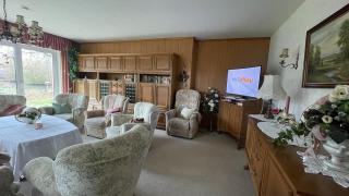 Großer Bungalow mit eigenem See und Insel - 9