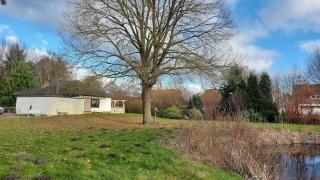 Großer Bungalow mit eigenem See und Insel - 2