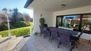 Großer Bungalow mit eigenem See und Insel - 7