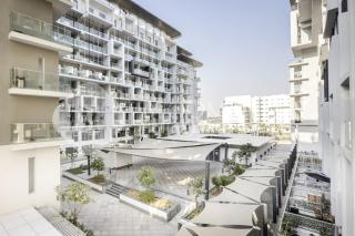 Snug Stu at Oasis Masdar - 2