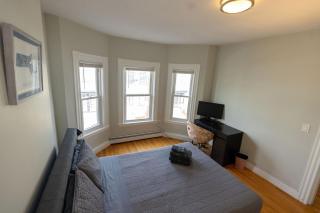 Spacious City Retreat, 3BR - 3