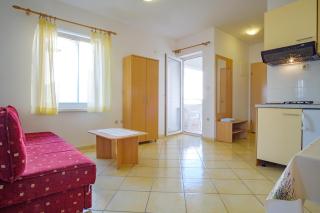 Apartment sleeps 4 near the beach - 8