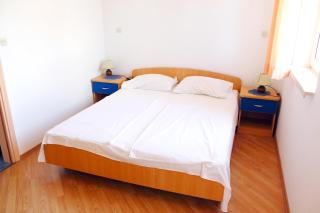 Apartment sleeps 4 near the beach - 2