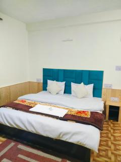 Non Stop Cafe Hostel & Stay - 9