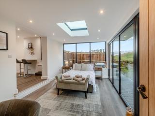 The Bunker - Uk40225 - 2