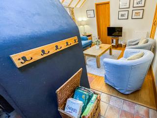 Corner Cottage - 3