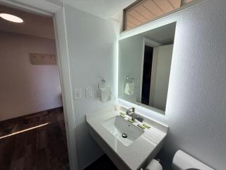 Bravo Inn Greensboro - 8