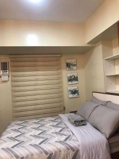 Cozy Studio with Pool and Netflix at Cebu IT Park - 2