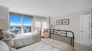 Luxury Waterfront Escape - 1