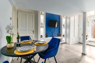 Kazinczy Apartment in Vibrant Area - Budapest - 2