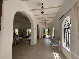 Mwanana House 3 bedroom Villa Pool, Walk to Beach - 1
