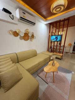 Breena and Dhanies Haven - 1