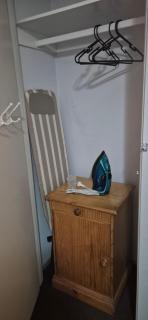 Master bedroom near airport - 7