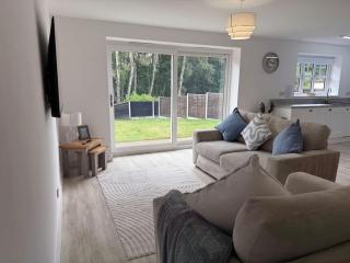 Low Street Escape 3 Bed, Sleeps 9, Gated Drive, WiFi, Contractors - 9