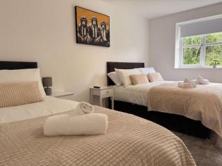 Low Street Escape 3 Bed, Sleeps 9, Gated Drive, WiFi, Contractors - 7