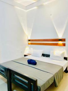 Surfzilla Hotel - 4