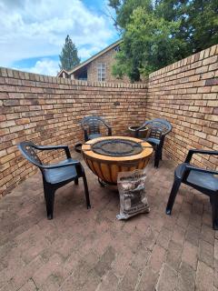 Applewood Guesthouse Clarens - 1