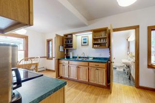 Wildberry Cottage - 2