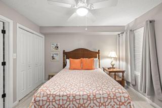 Sunset Haven 3 BR Condo in a Gated Beach Community - 7