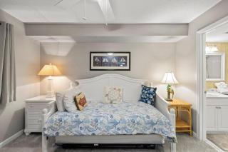 Sunset Haven 3 BR Condo in a Gated Beach Community - 5