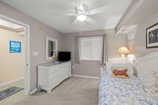 Sunset Haven 3 BR Condo in a Gated Beach Community - 4