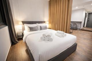 Piraeus Port Luxury Suites G13 - 5