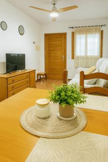 2BR 4min to Beach, Steps from 525 Area - 3