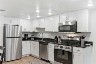 Serene Creek Condo Pool & Gym - 5