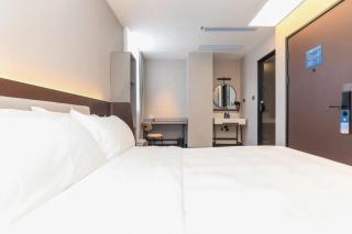 Hanting Hotel Zhuhai Gongbei Port Fuhuali - 9